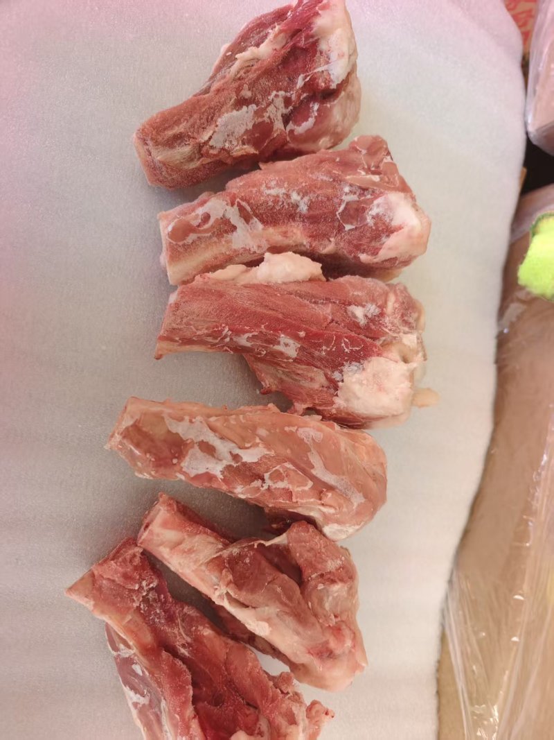 后肘骨，根根带骨髓