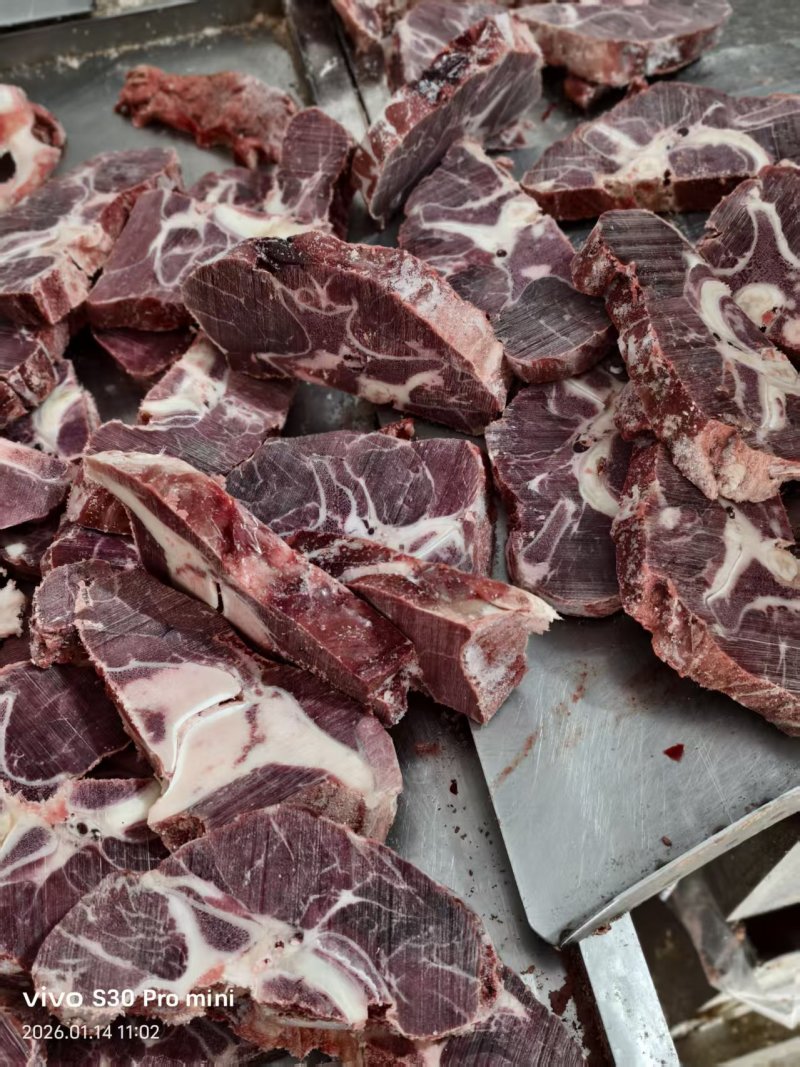 满肉牛脖骨