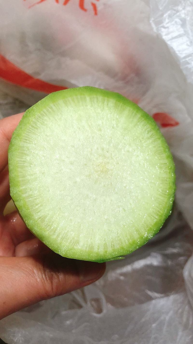 白萝卜，现挖现卖，保鲜发货，包邮到家！按时发货！