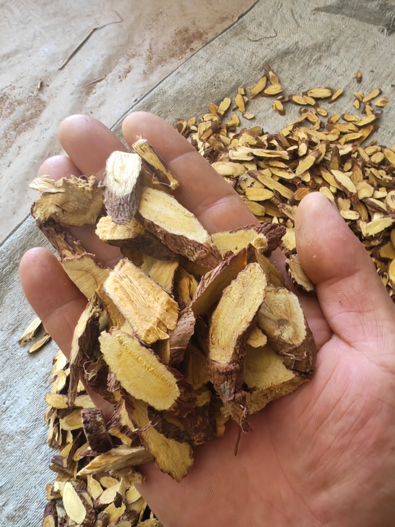 多年生野生甘草片，足干无硫纯野生，量大从优，产地批发