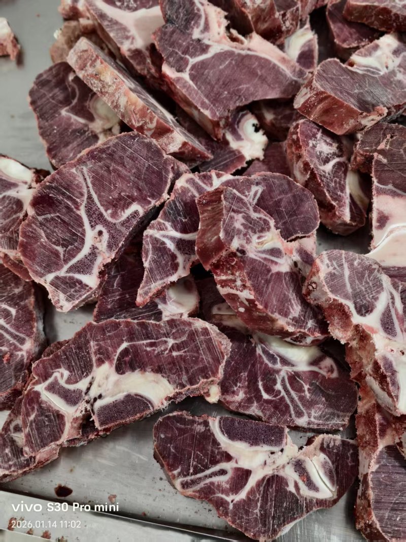 国产满肉牛脖骨