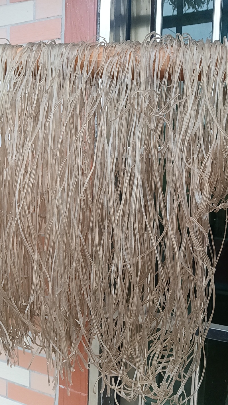 自家的红薯淀粉加工的合折丝，欢迎各位大佬