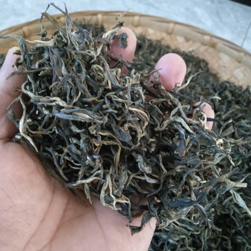 无量山云雾茶高山茶自然晒干烤青茶