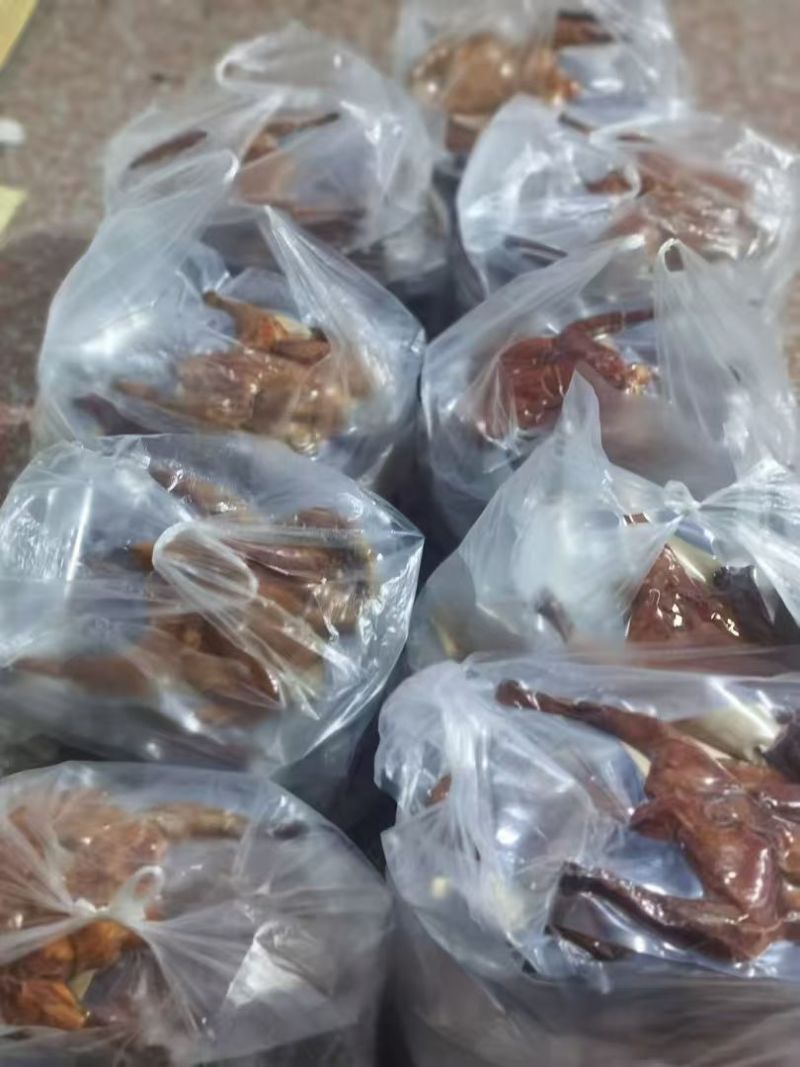 风干鸡咸香适中价格便宜