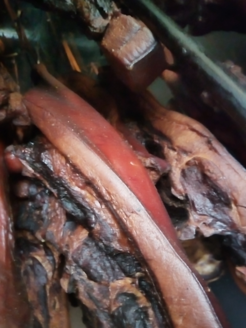 腊肉熏好了可以卖了，不愿意说话的别来打扰，