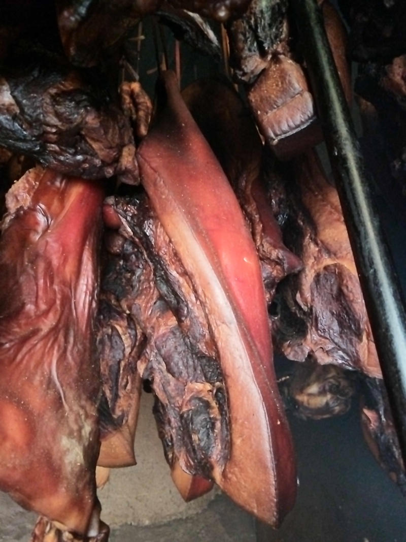 腊肉熏好了可以卖了，不愿意说话的别来打扰，