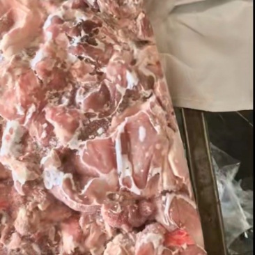 1肥9瘦猪肉块现货80吨