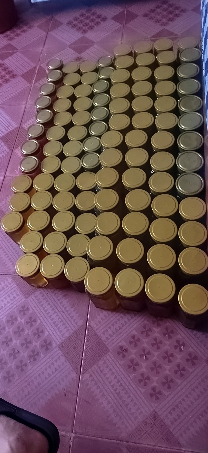 江西土蜂蜜。保证纯野生蜂蜜。有需要的老板联系。价格实惠。