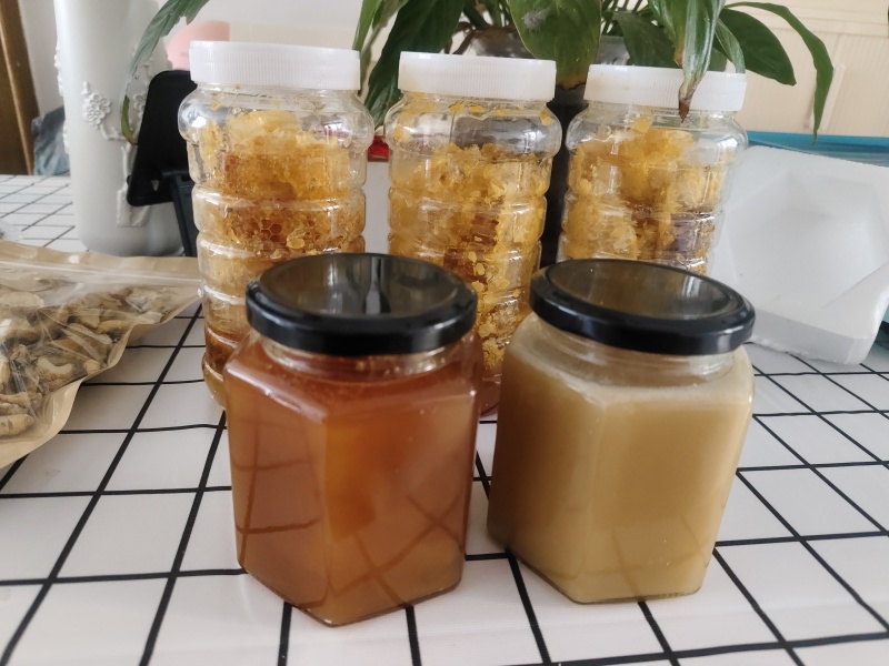 怒江野生悬崖蜂蜜树洞蜂蜜