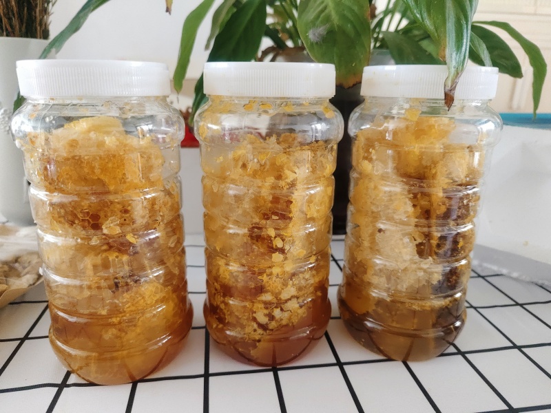 怒江野生悬崖蜂蜜树洞蜂蜜