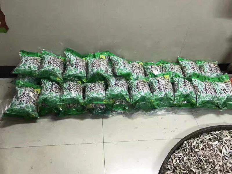 宜兴本地。自己家的山。还有笋干。笋干是新鲜的笋晒的