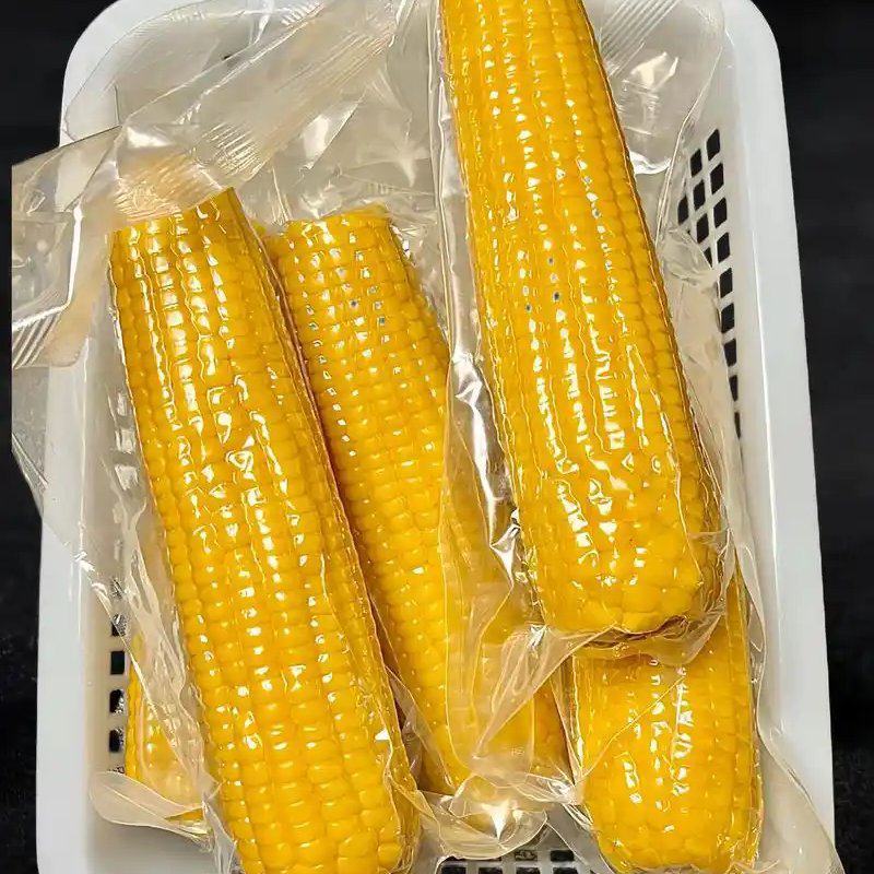 正宗东北黄糯玉米，颗粒饱满软糯香甜，质量保证售后无忧