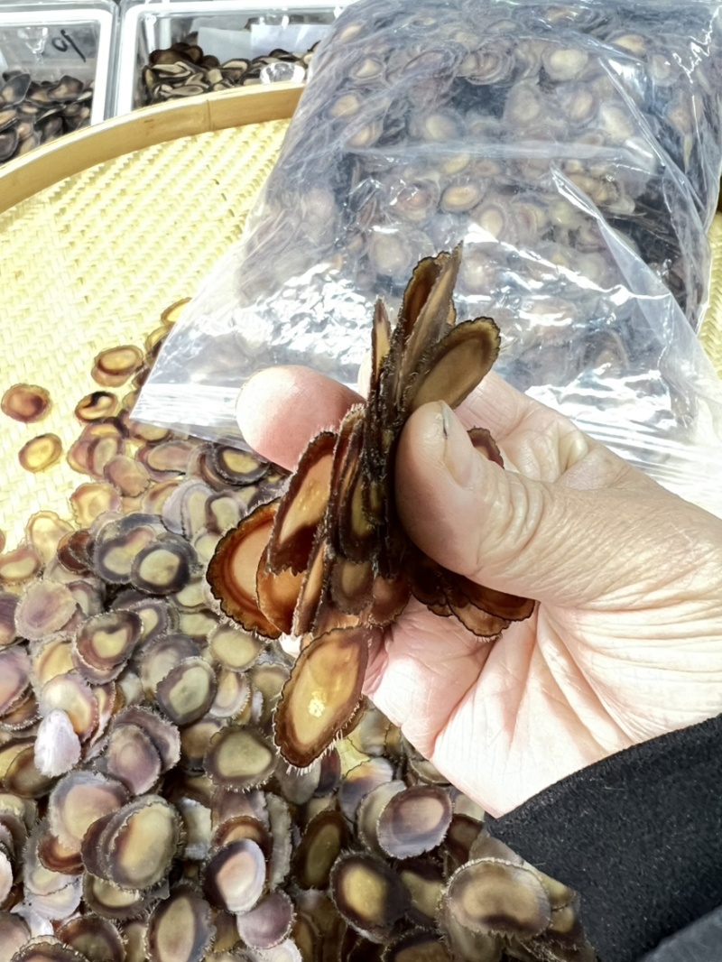 纯梅花净腊片，片片腊质都特别好，煲汤，煮茶