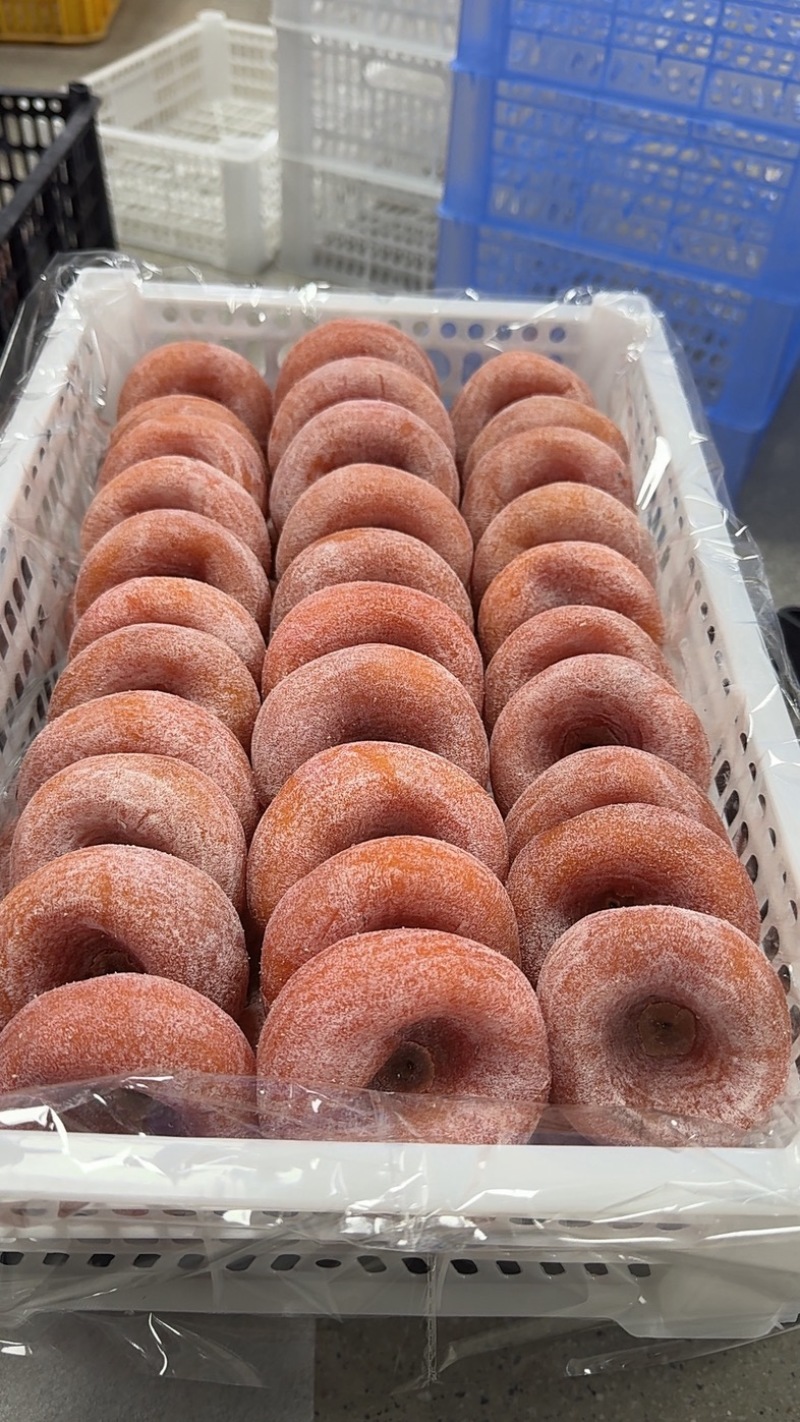 广西新鲜柿饼吊饼皮薄肉多软糯香甜，产地一手货源设备齐全
