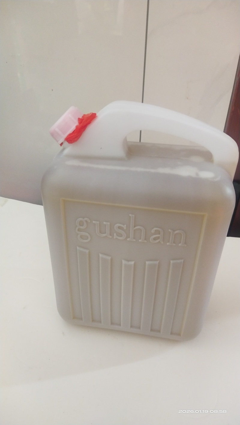 正宗的土榨山茶油