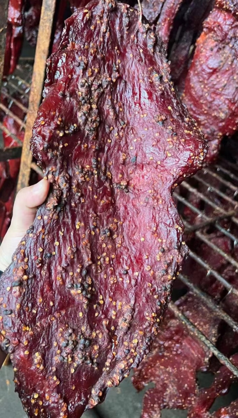 天府老厂大块肉，厂家直销每天新鲜出炉，麻辣和五香