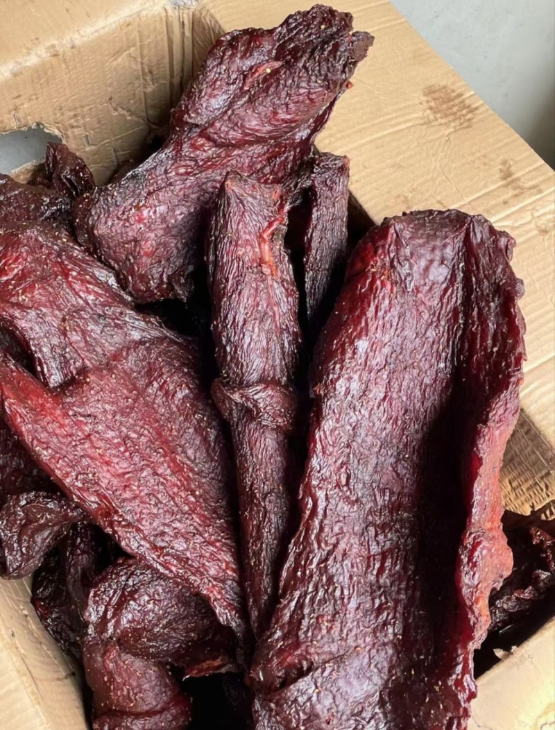 天府老厂大块肉，厂家直销每天新鲜出炉，麻辣和五香