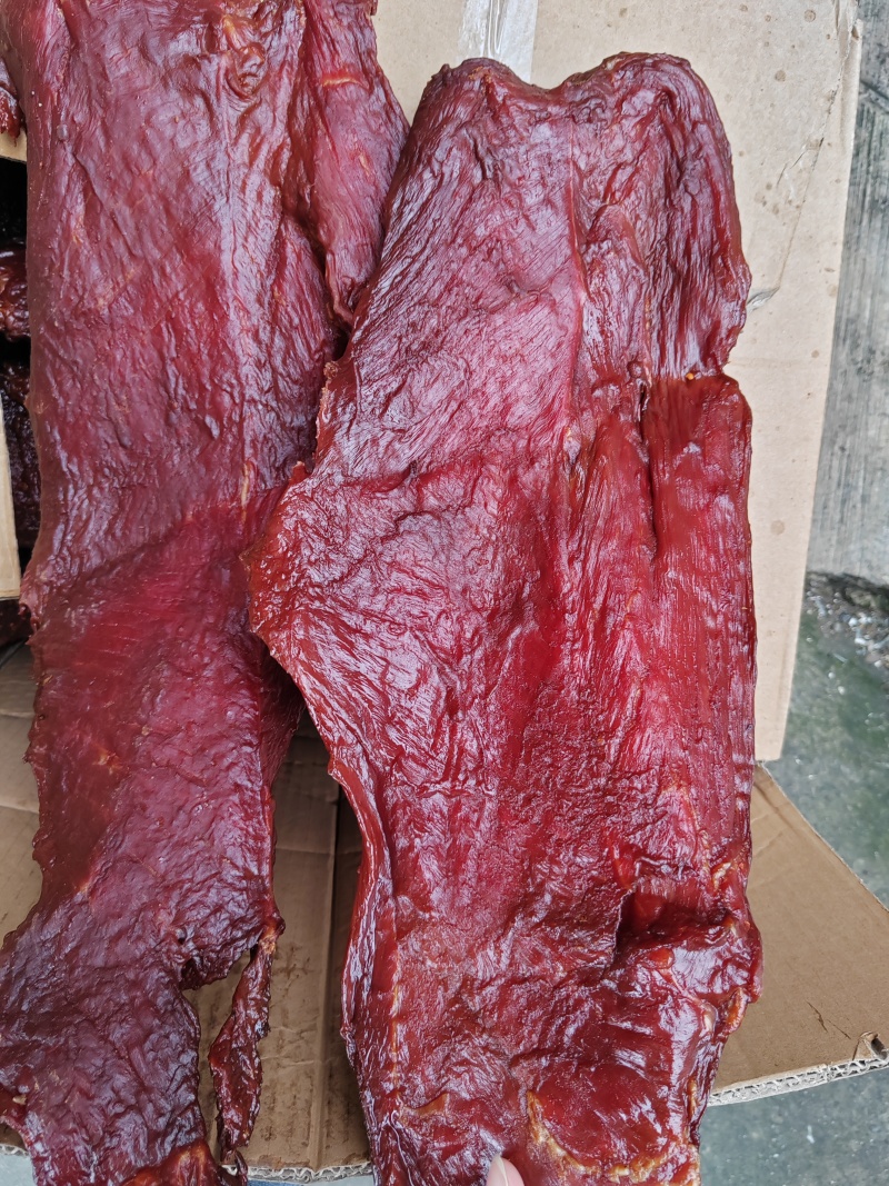 天府老厂大块肉，厂家直销每天新鲜出炉，麻辣和五香