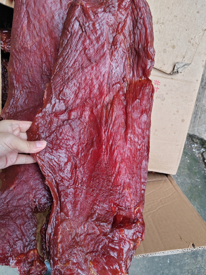 天府老厂大块肉，厂家直销每天新鲜出炉，麻辣和五香