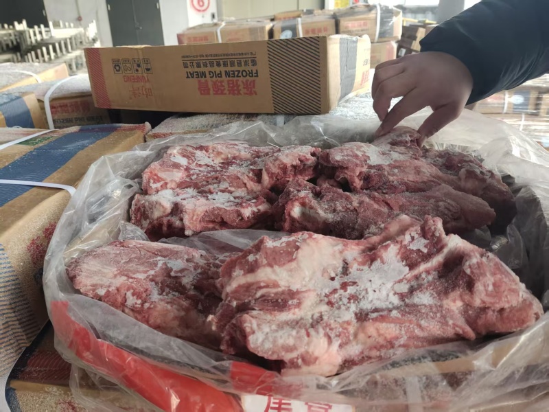 国产满肉猪颈骨6.5元斤20斤箱排骨米饭。酱大