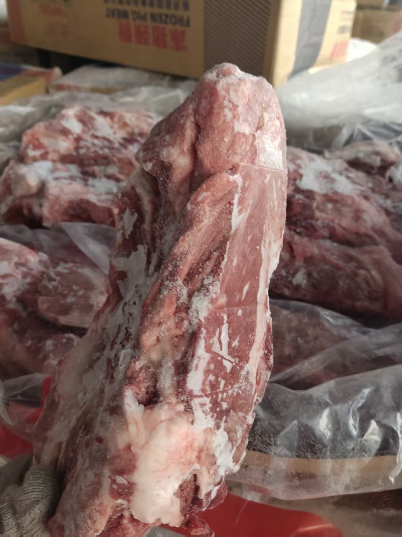 国产满肉猪颈骨6.5元斤20斤箱排骨米饭。酱大