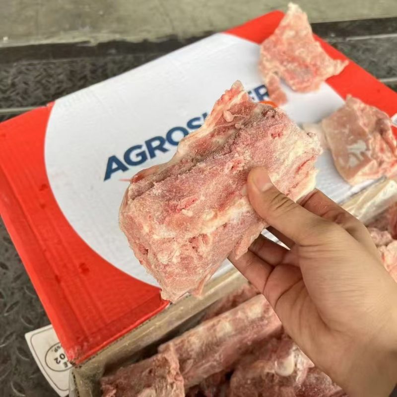 0606猪脊骨段5800一吨，库存几十吨，带肉率高60，