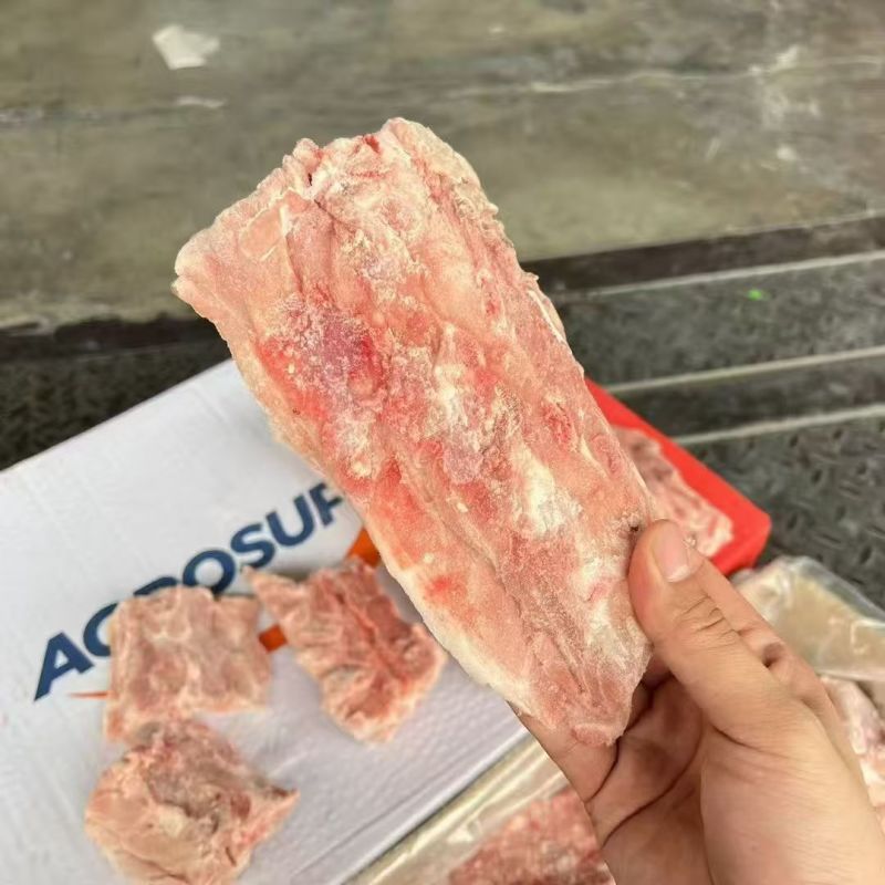 0606猪脊骨段5800一吨，库存几十吨，带肉率高60，