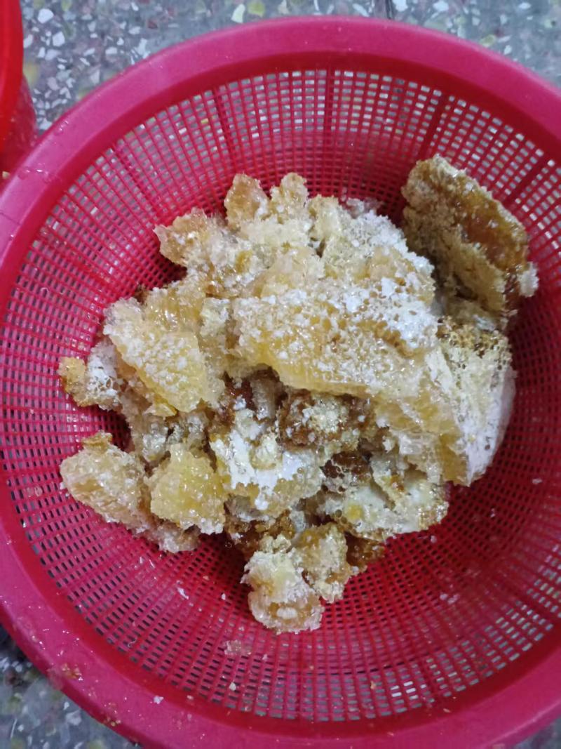 自家的冬蜜，今年新蜜，可送亲朋好友，有需要的朋友随时联系