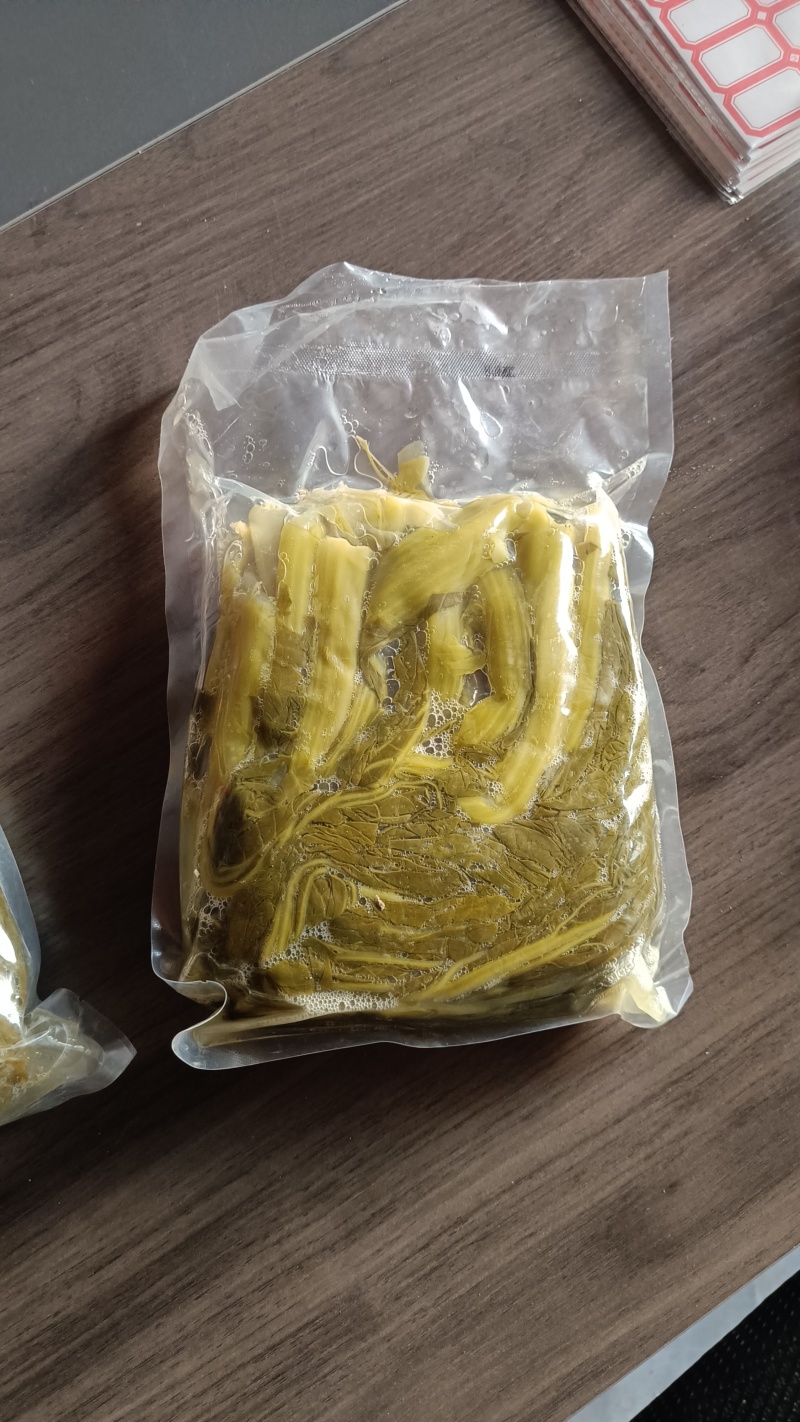 【泡菜】一袋两斤。选自威宁高海拔种的五月青菜，自然发酵，