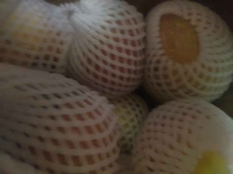 苹果糖分充足，个头饱满，可发往全国，欢迎各位老板咨询详谈