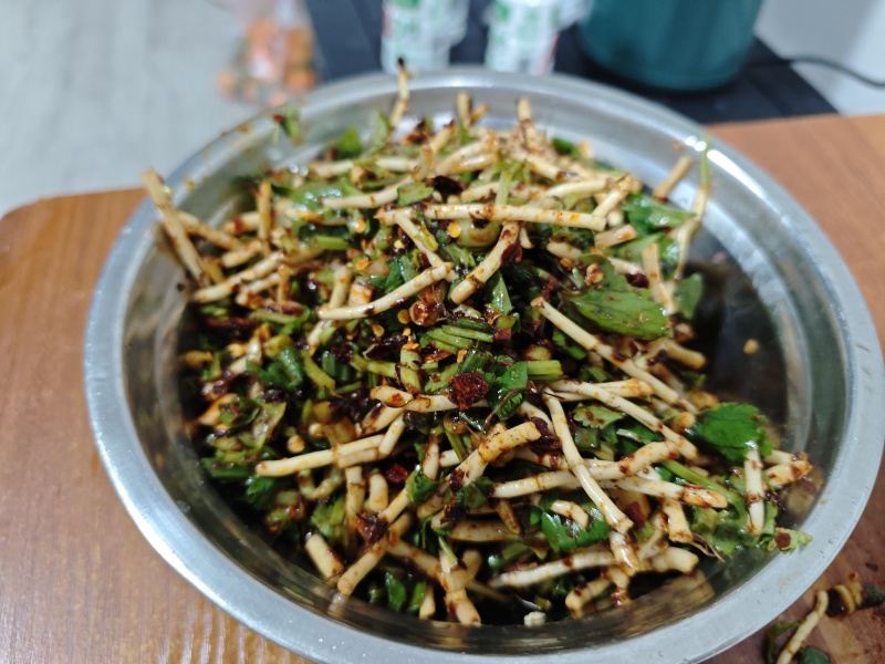 地头直发，新鲜鱼腥草(折耳根)，根，嫩叶，嫩芽