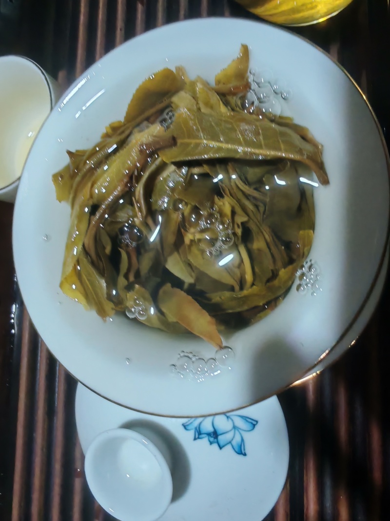 古树茶纯手工海拨2100米西双版纳第一高峰