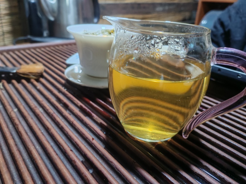 古树茶纯手工海拨2100米西双版纳第一高峰