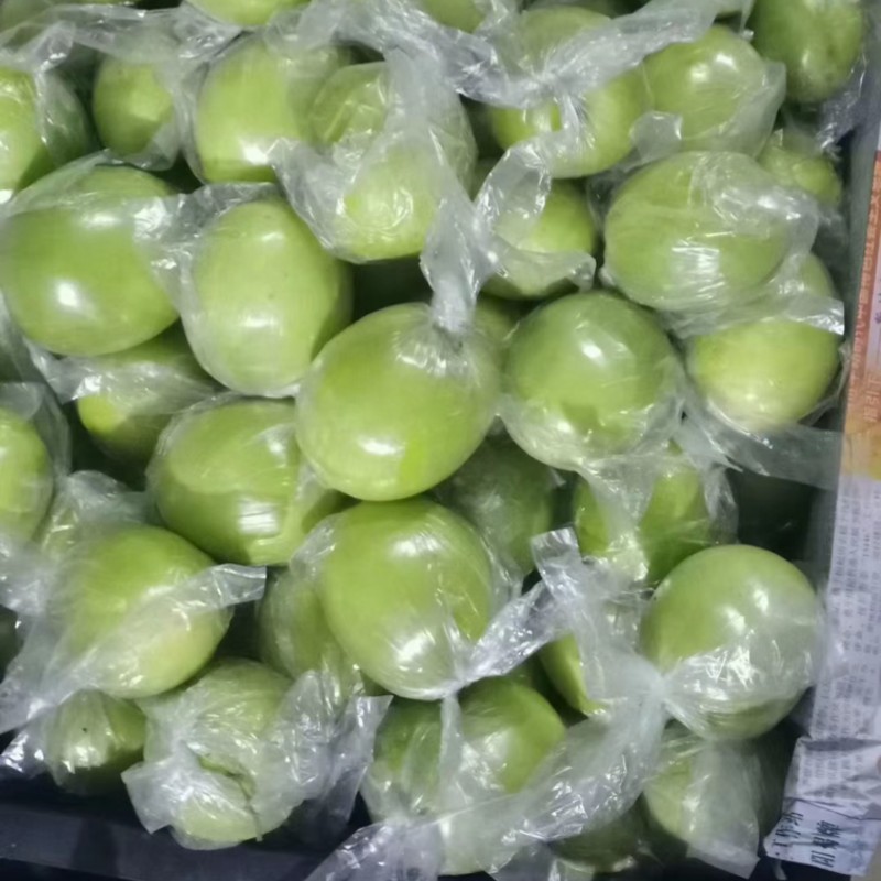 平南蜜丝枣，脆甜大，果面干净，1两3起。个头大