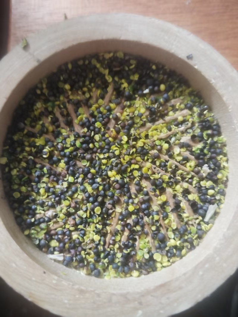 油菜籽价格不高，油色不好，但是菜籽无异味