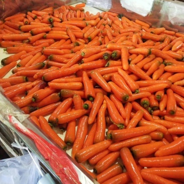三红胡萝卜河南胡萝卜（常年供应）量大从优，来电价格可谈