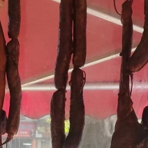 熏香肠土黑猪肉烟熏腊肠，保质保量，价格实惠，量大从优
