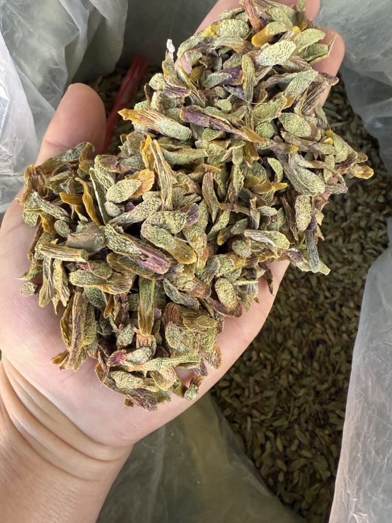 铁皮石斛切片，泡水成紫色汤