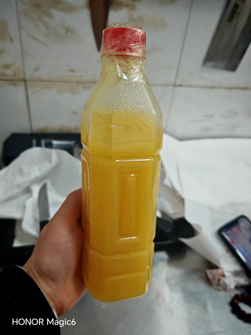 我卖纯正花生油13元一斤全国发货
