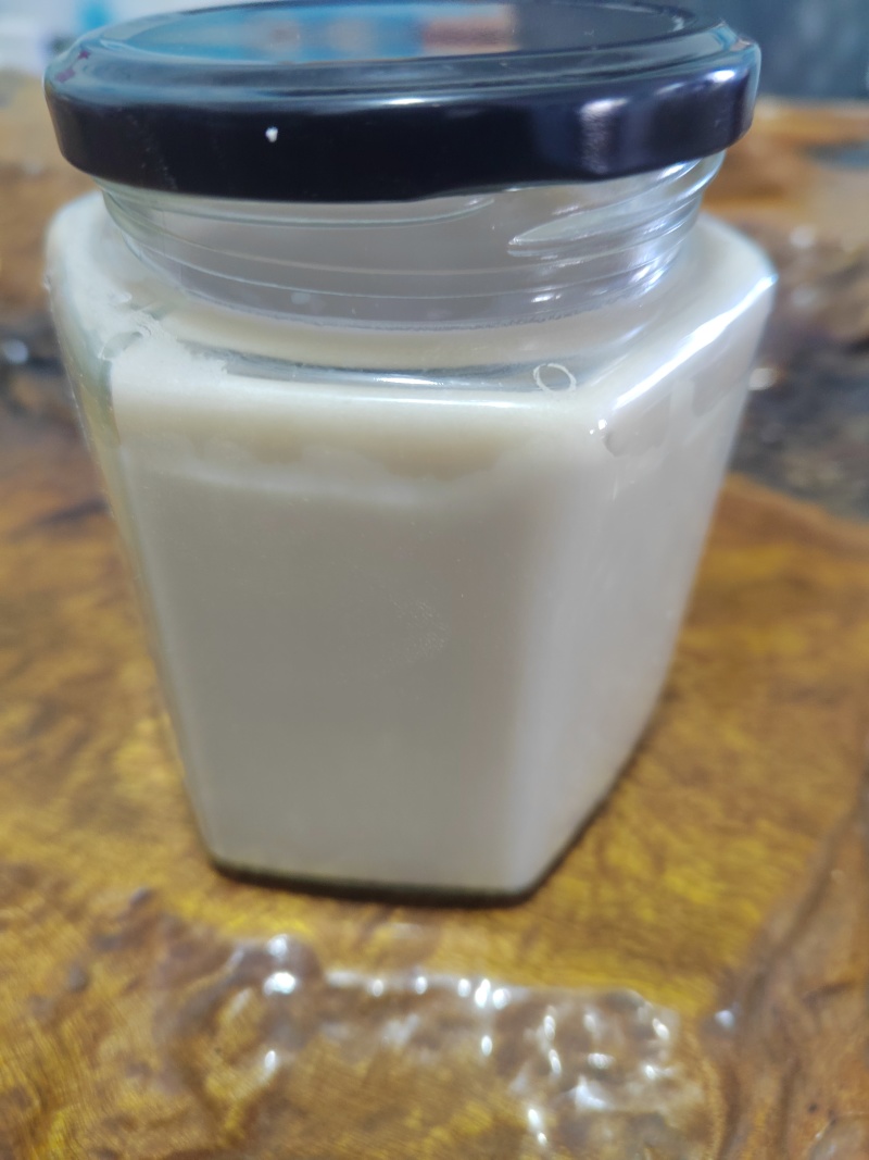 深山土蜂蜜，瓶装每瓶500克1斤砖