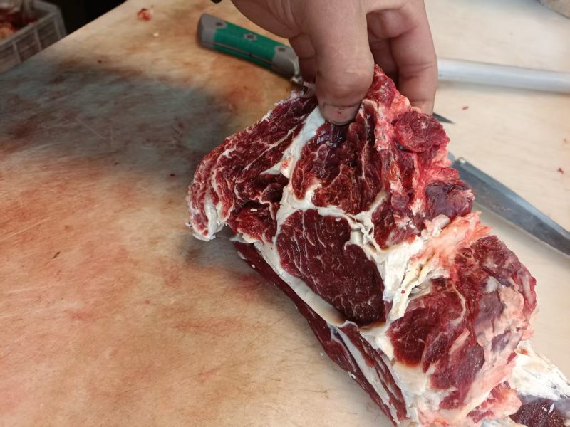 现宰新鲜黄牛肉一手货源量大从优质量保证诚信经营欢迎咨询