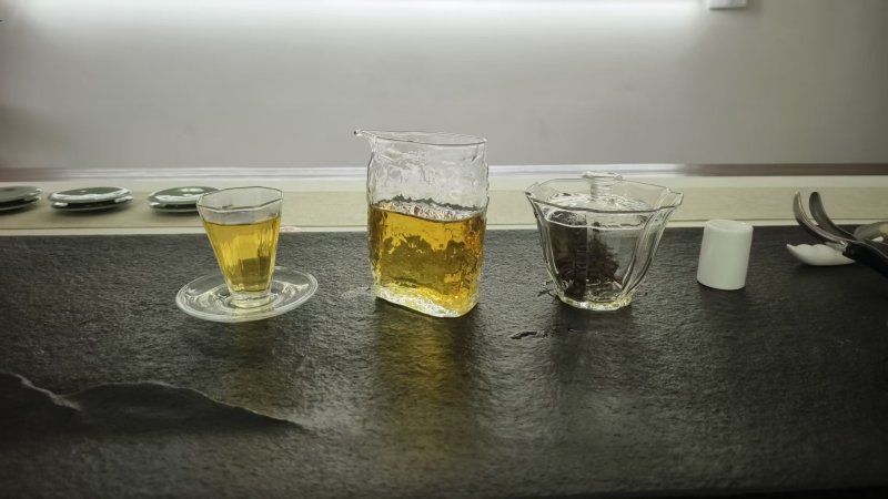 高端定制茶:太平魁红特级3800元/斤……