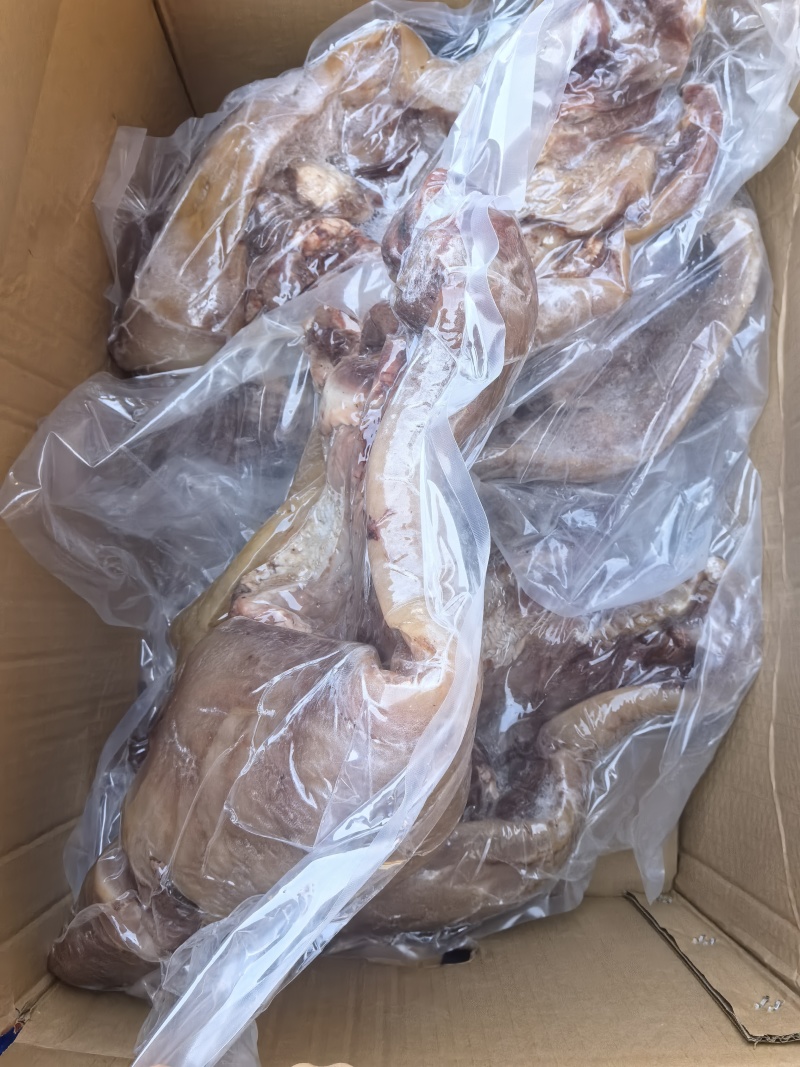 全熟牛头肉，一件50斤左右火烧褪毛，全熟去油去淋巴