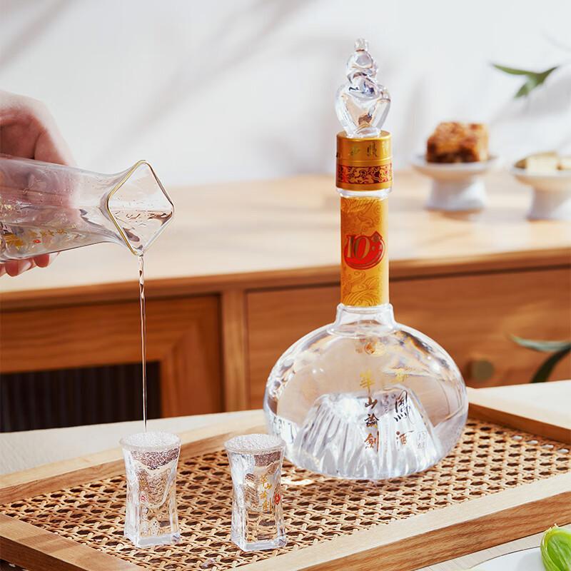 西凤45度华山论剑10年凤香型白酒纯粮食酒45度500毫升。