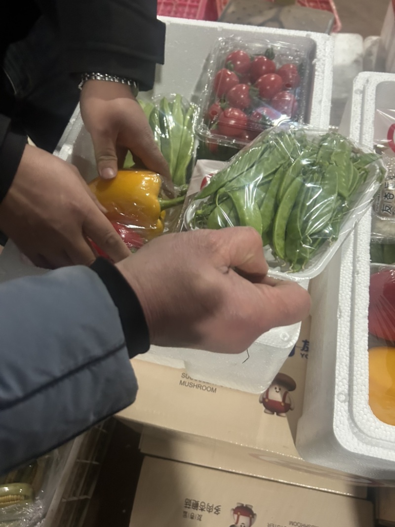 蔬菜礼盒大量有货。市场直发，电商供货。