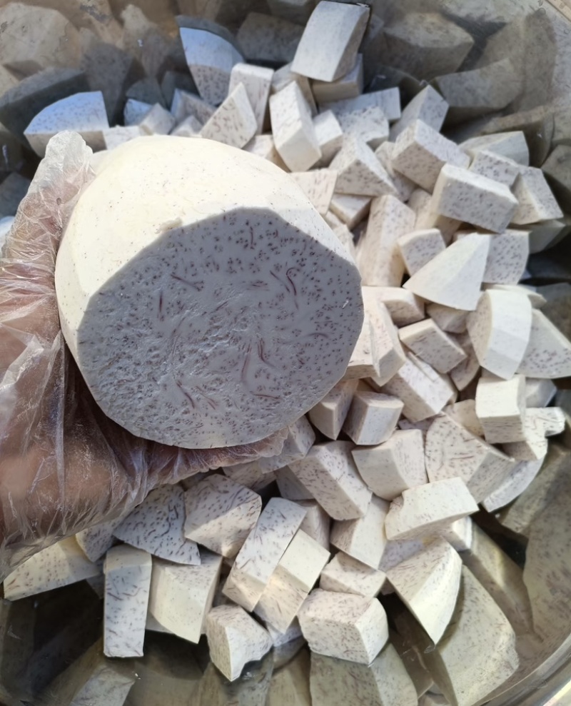 芋头软糯香甜，大量现货，价格实惠欢迎来电选购