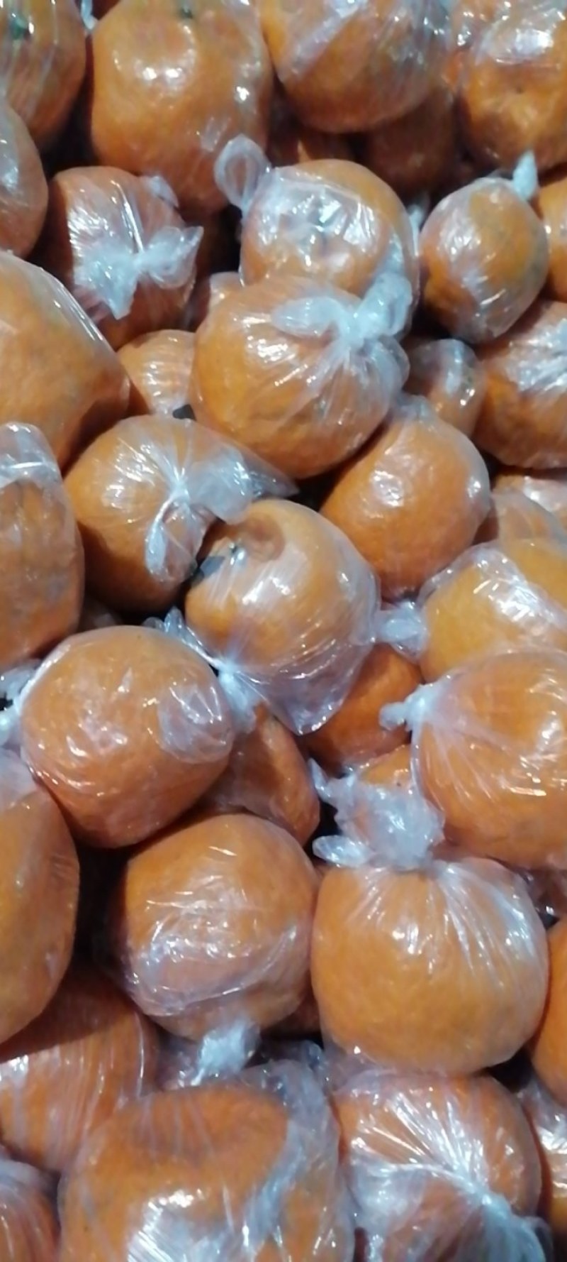 碰柑，高速路出口一公里，套袋，个大，水分足，果面干净