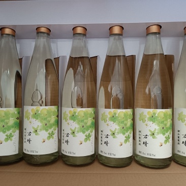 君晴甜白葡萄酒