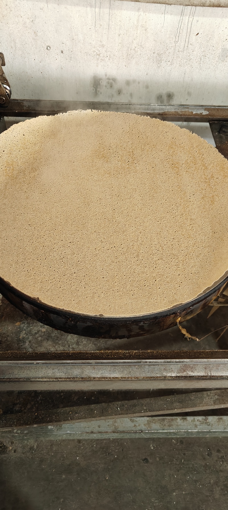 五谷杂粮煎饼。有小麦黄豆玉米高粱小米磨出来的美味。