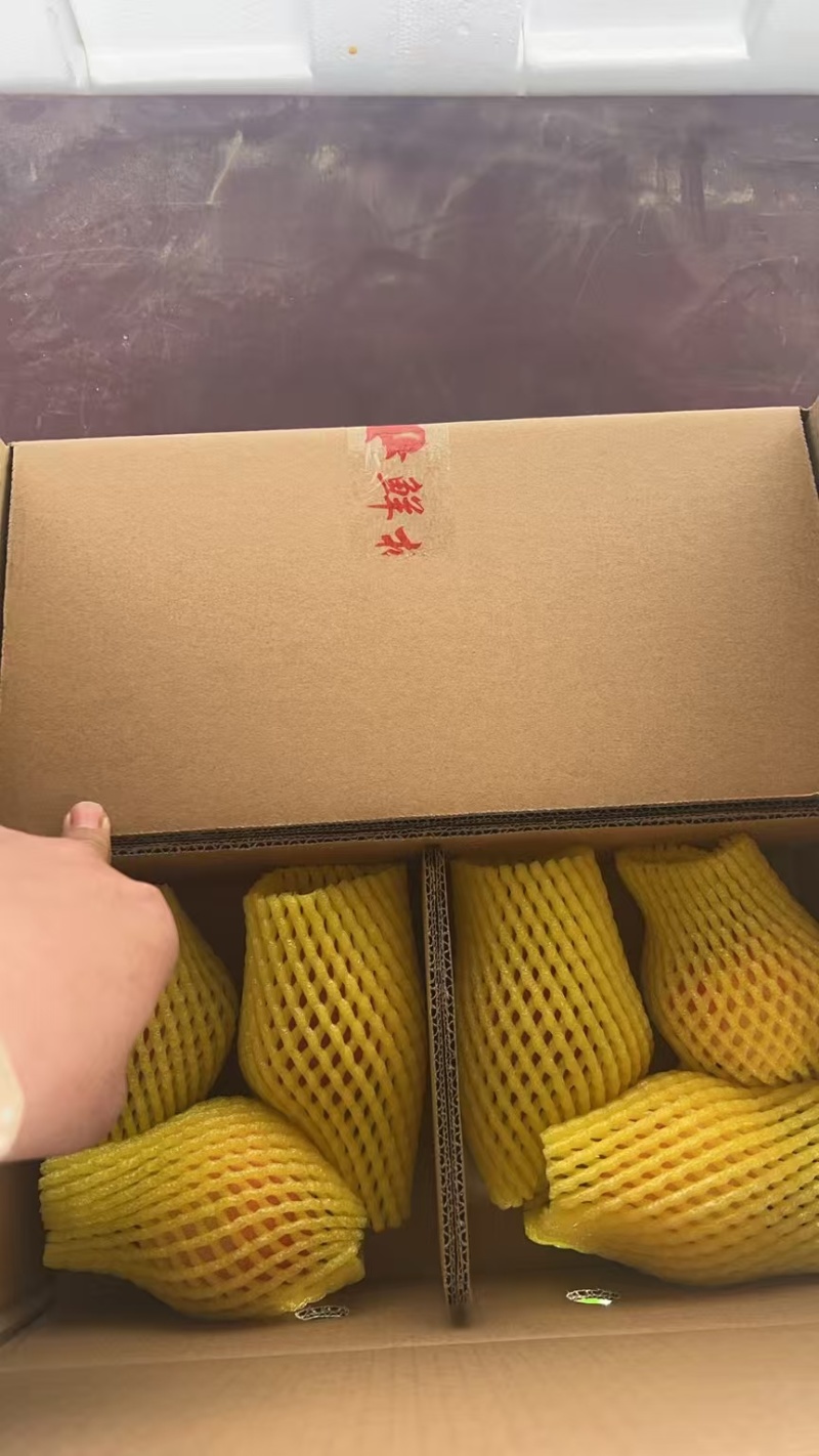 春雪水蜜桃脆甜一件代发货量大优惠顺丰包邮